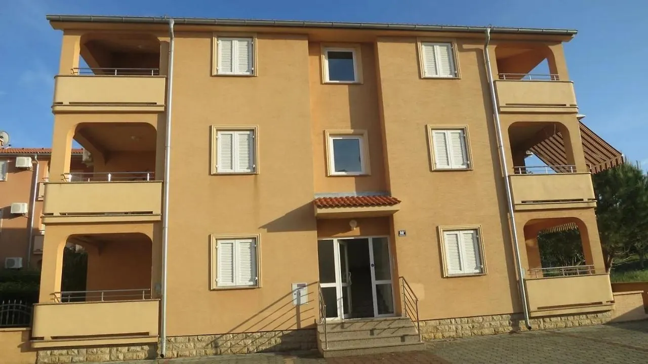 Apartments With A Parking Space Nska, Krk - 21670 Malinska