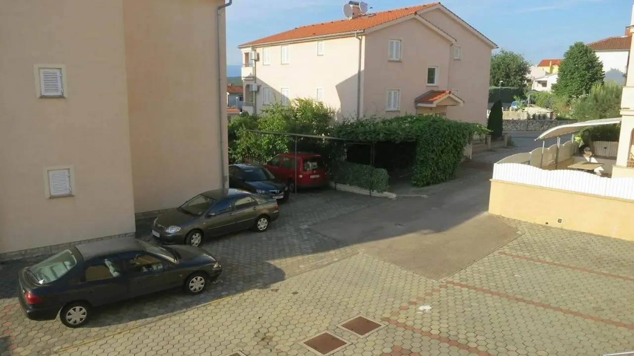 Apartments With A Parking Space Nska, Krk - 21670 Malinska
