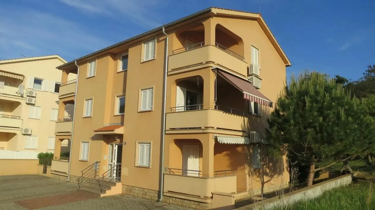 Apartments With A Parking Space Nska, Krk - 21670 Malinska